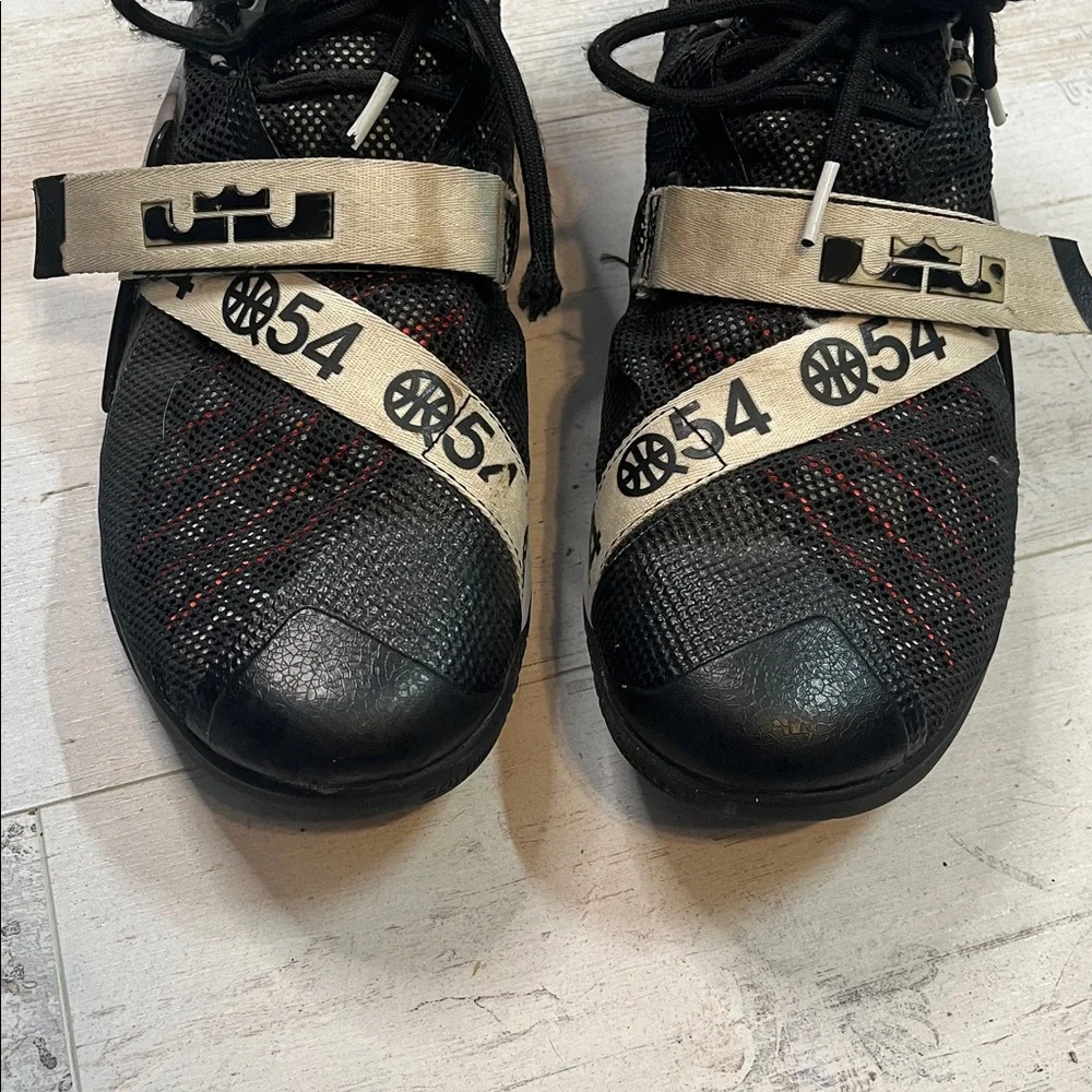 Nike LeBron James Solider 9 Quai 54 Sneakers Size 11